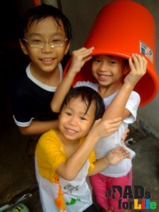Simon_S_and_Family_on_carwash_day enjoyin' time w my 3 kids...